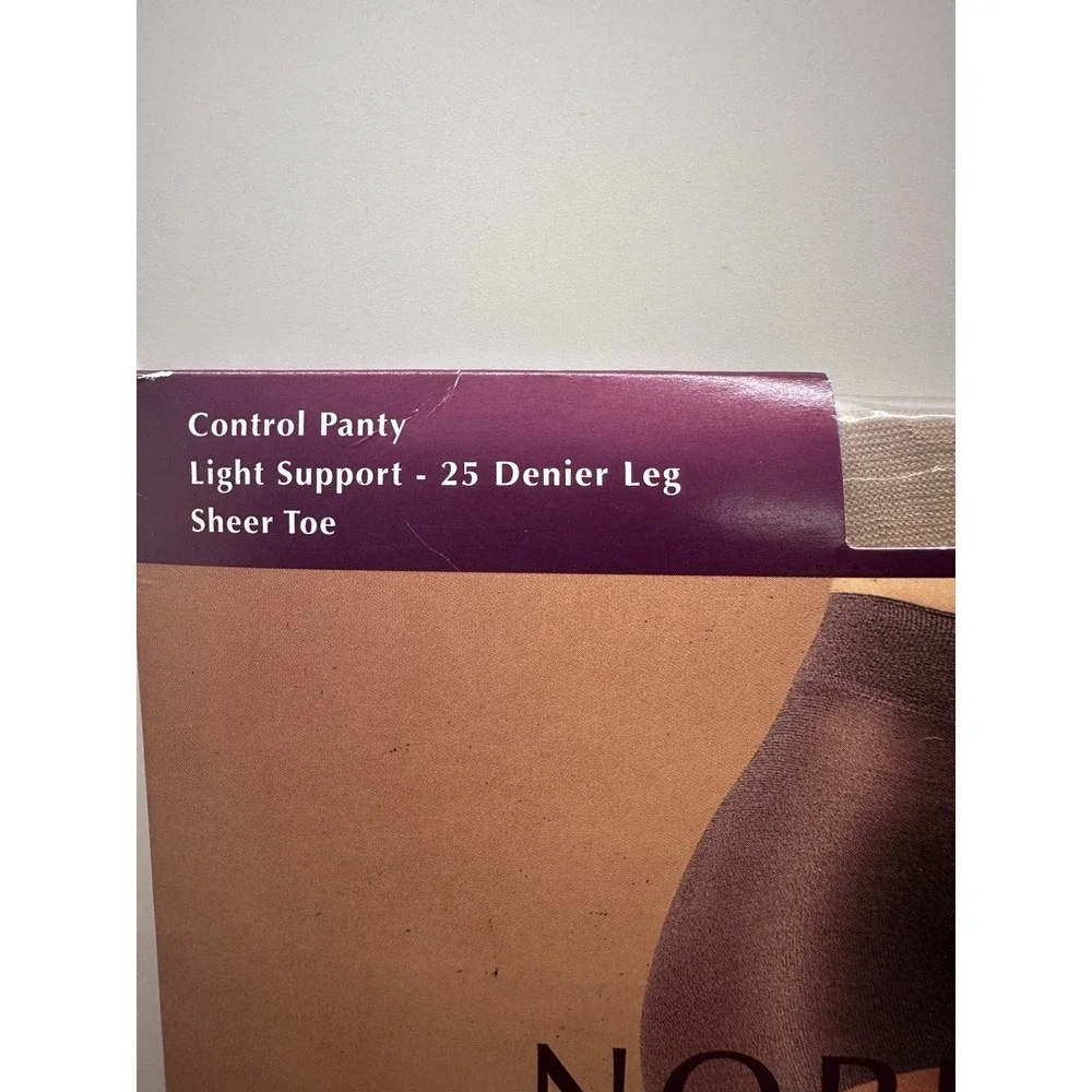 NIP Nordstrom Support Control‎ Top Pantyhose size B Light Beige 25 Denier Leg